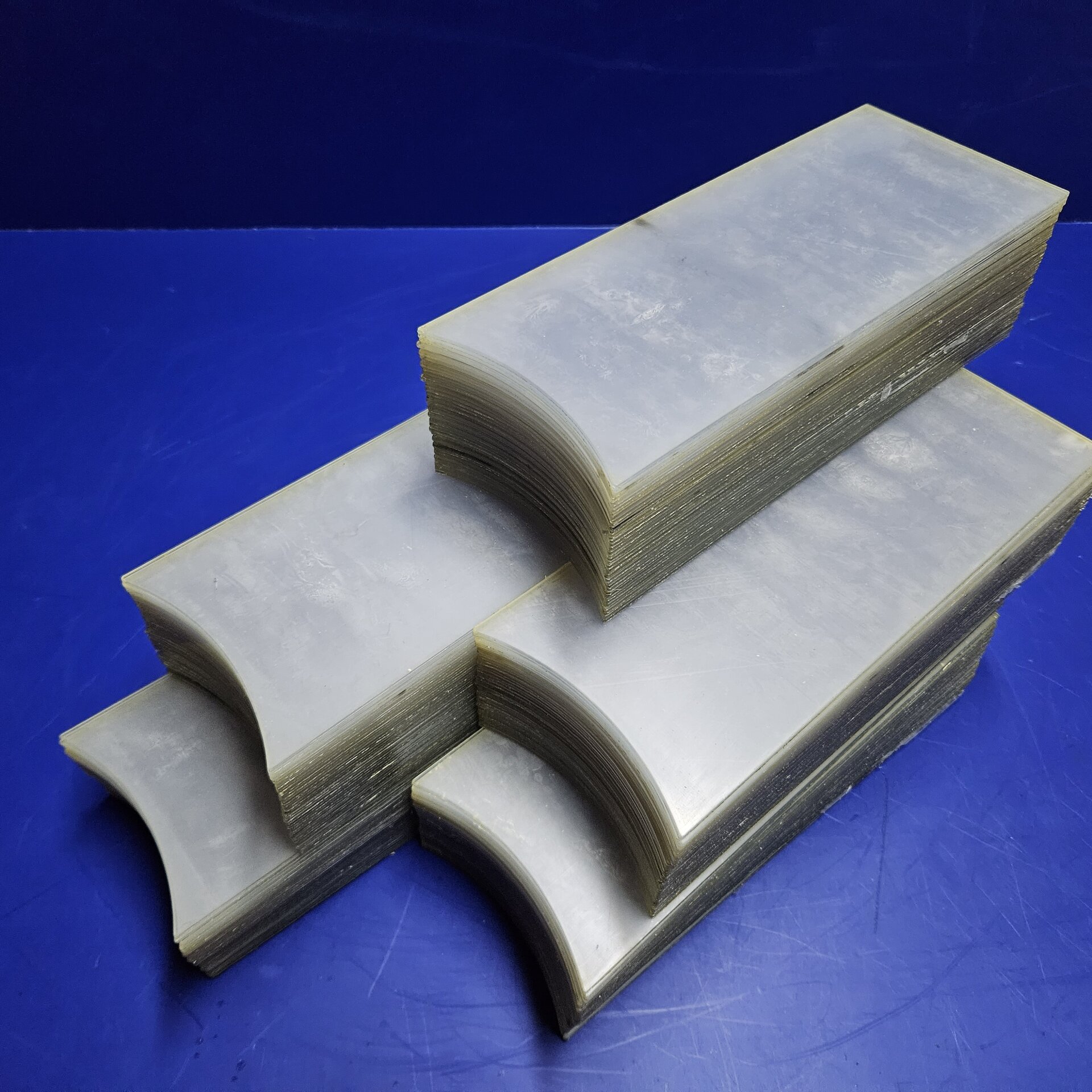 Деталь из поликарбоната по шаблону покупателя. Резка монолитного ...