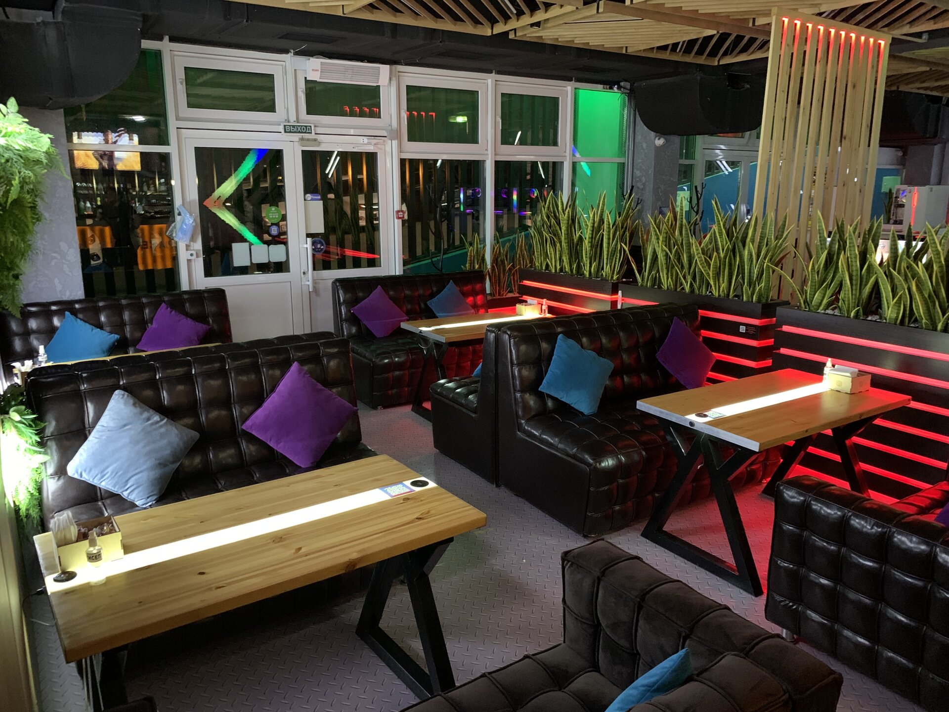 Space coffee кафе. спейс кафе. ресторан city space москва. кафе сеул ташкент. кофейня космическая.