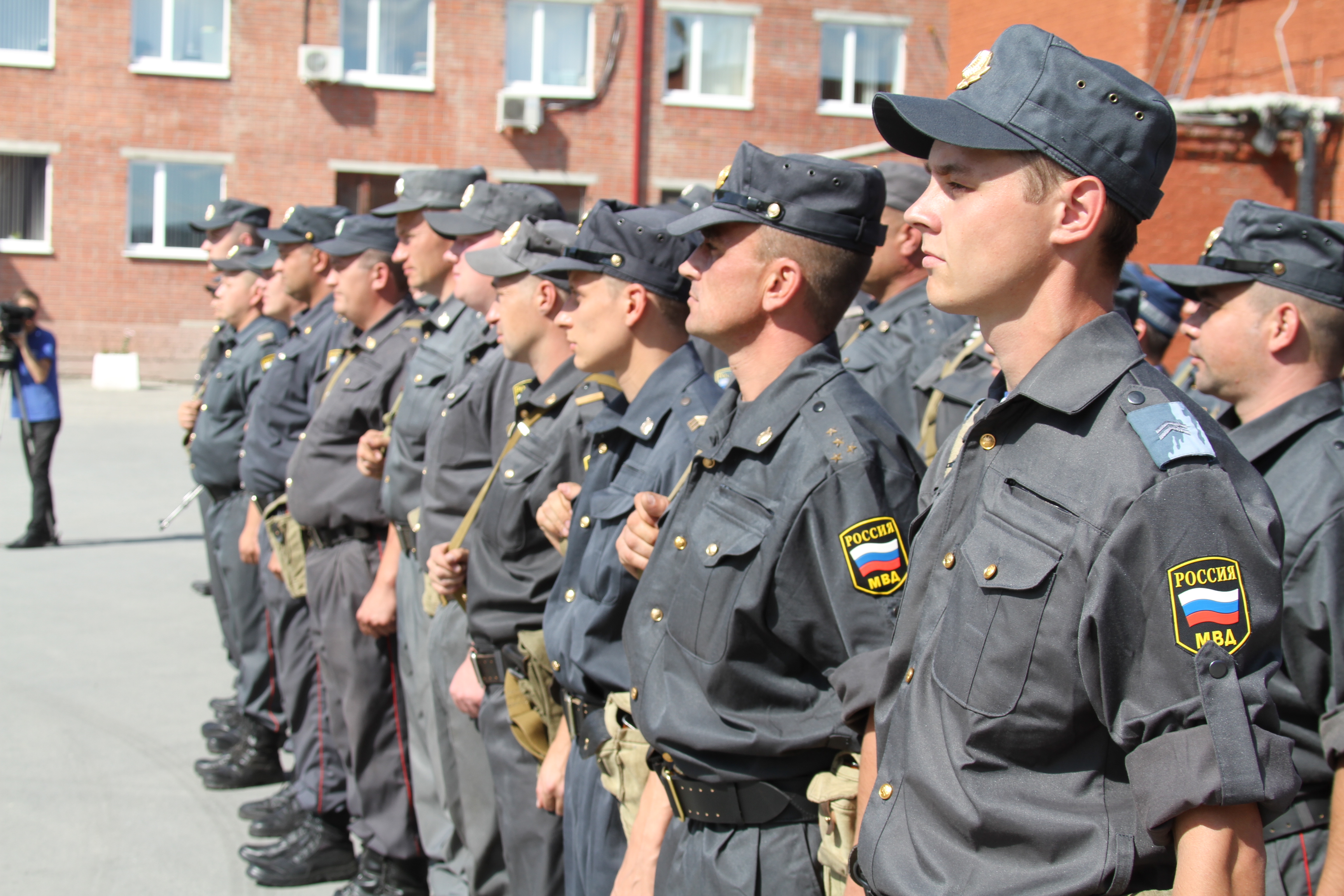 полиция имеющая военную организацию. спецназ полиции казахстана. группа оцепления. обнажать оружие полиция. милиция россии.
