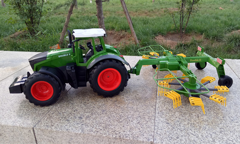 Double E E351 - 001 RC Car Truck Farm Tractor 2. 4G Trailer Dump Rake 4 Wheel Engineer Vehicle Toys