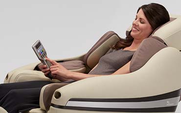 Настройка интенсивности воздушно-компрессионного массажа - Черное массажное кресло Richter Esprit